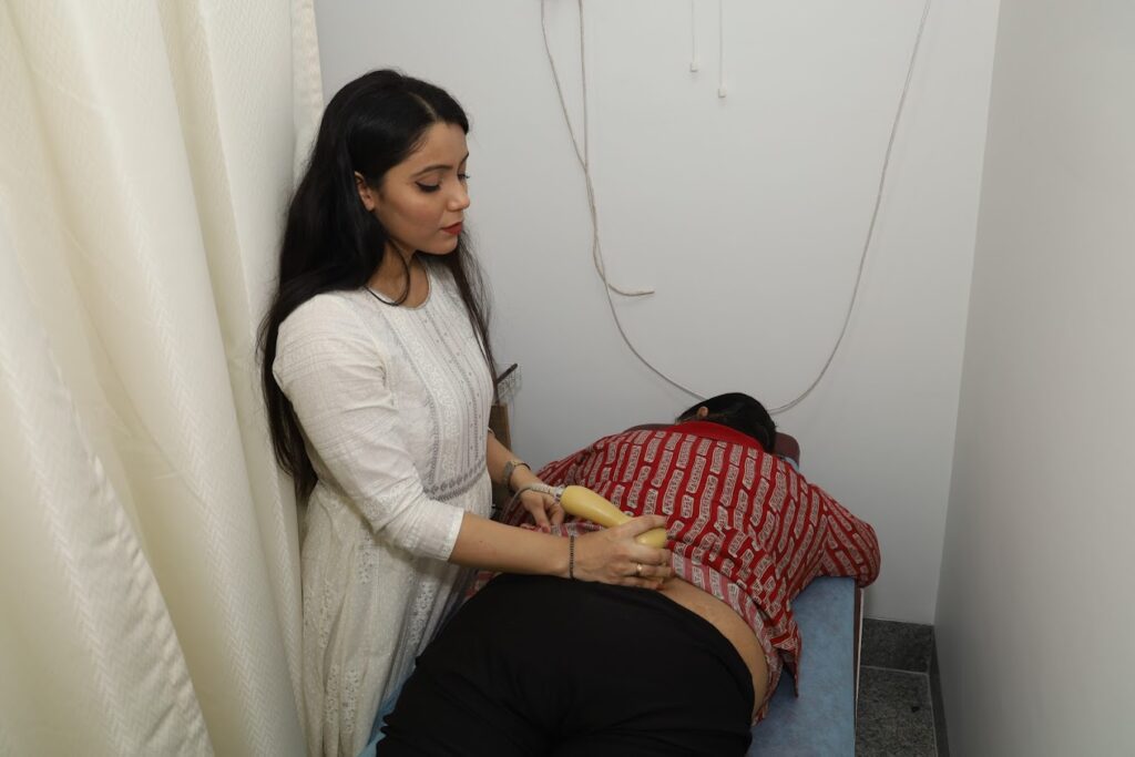physiotherapy clinic in east delhi